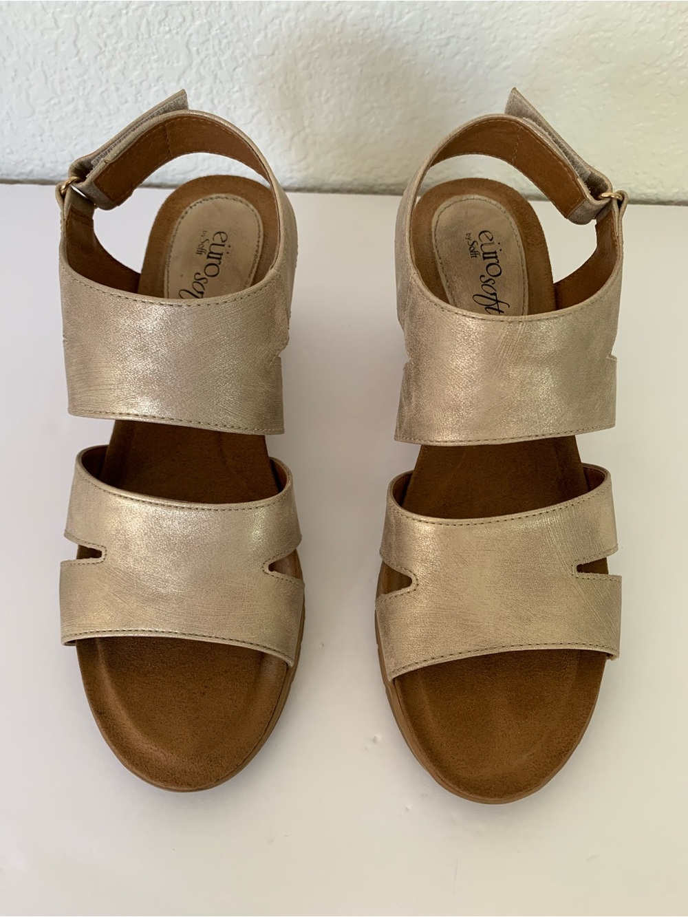 Euro Soft by Sofft Metallic Gold Women's Comfort Sandals Wedges Size 8.5 M